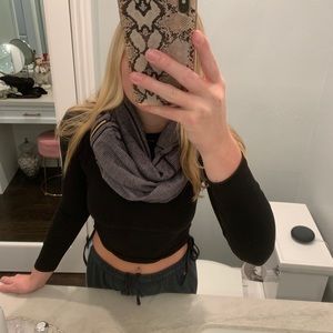 lululemon zippered scarf grey and black stripes